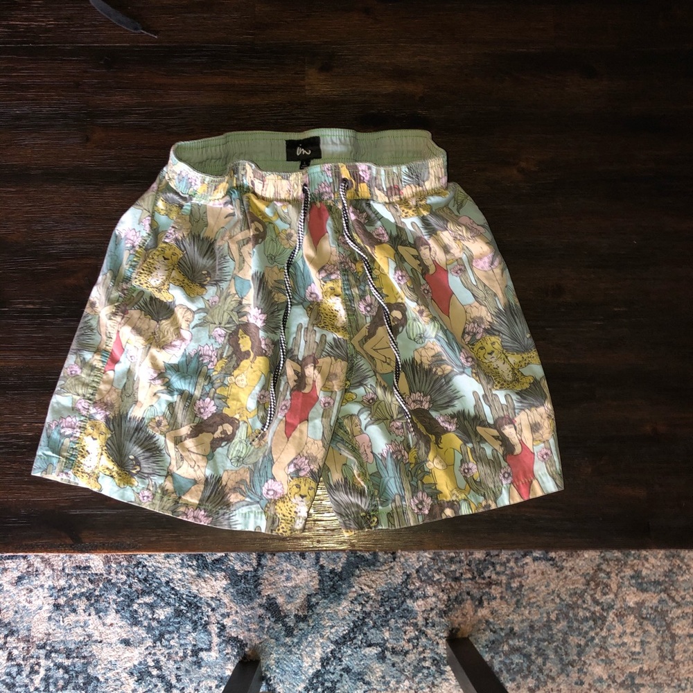 Swim trunks/ board shorts